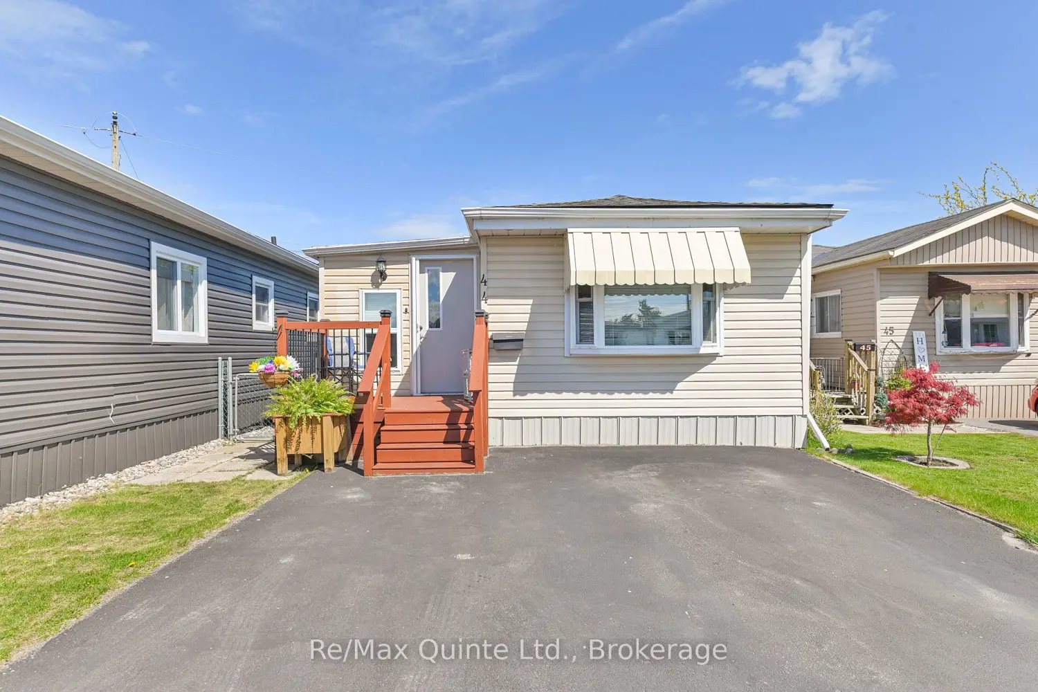 311 Dundas Street 44 photo 2