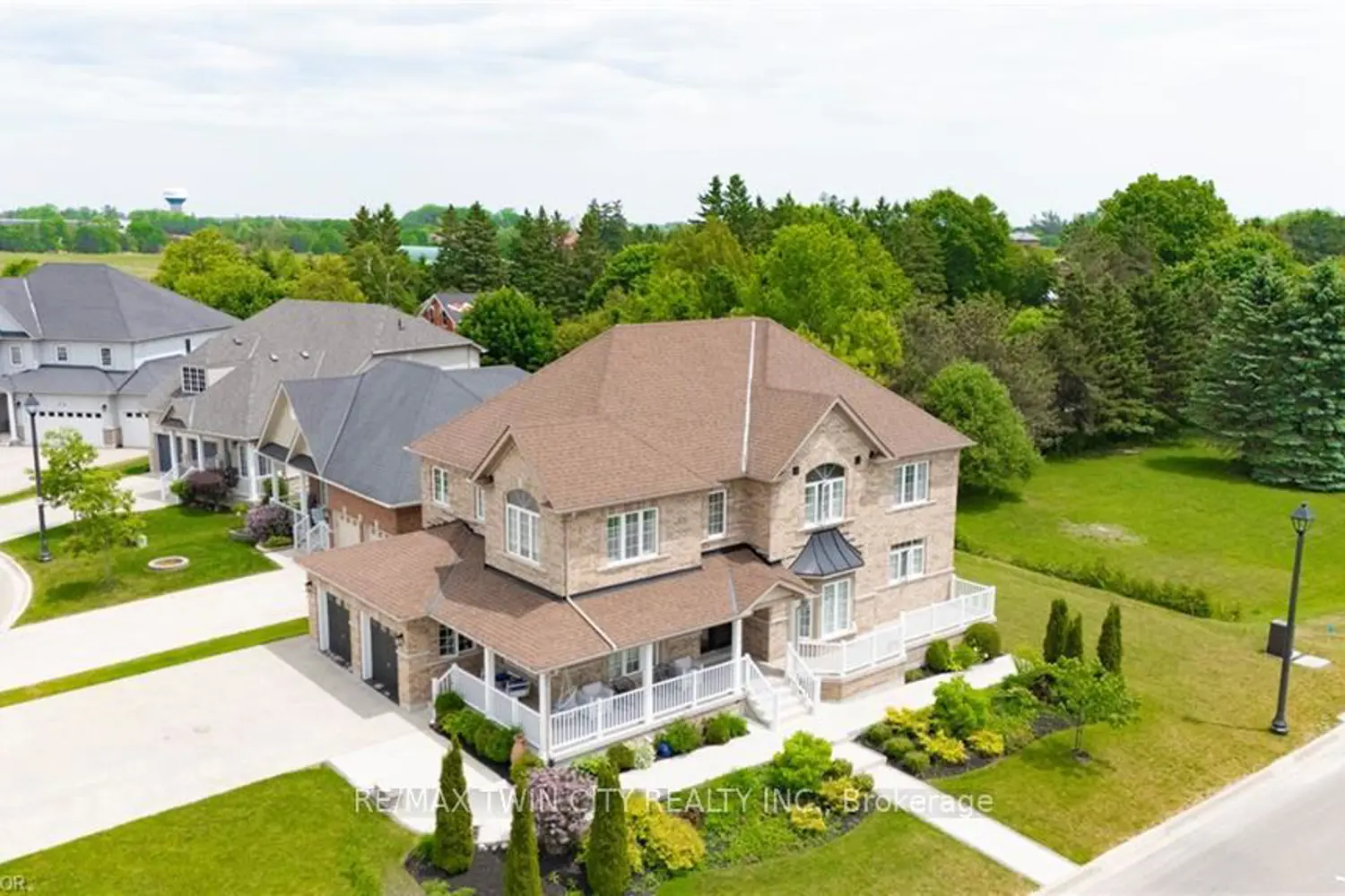 11 Aitken Court