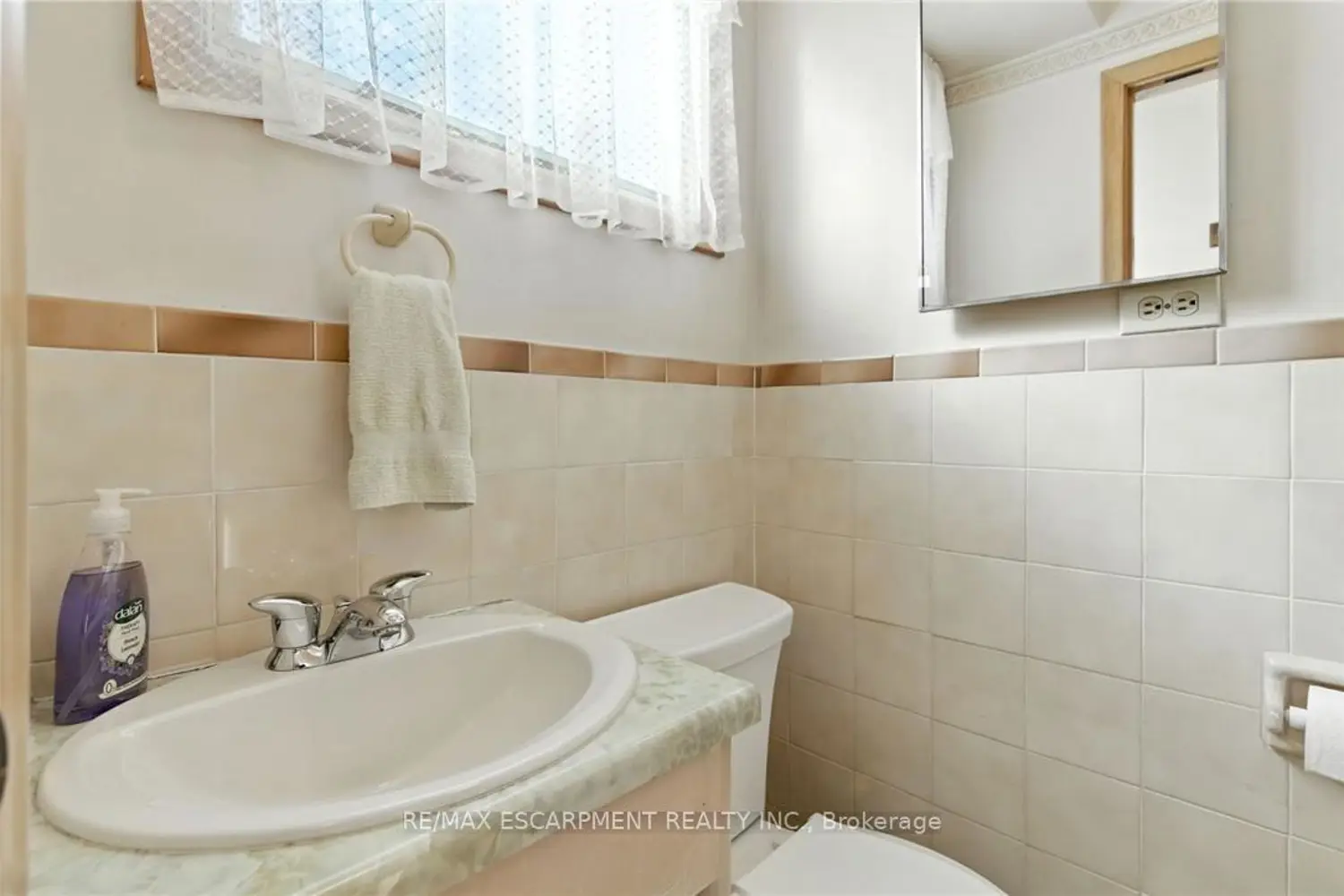 18 Jasper Drive photo 4