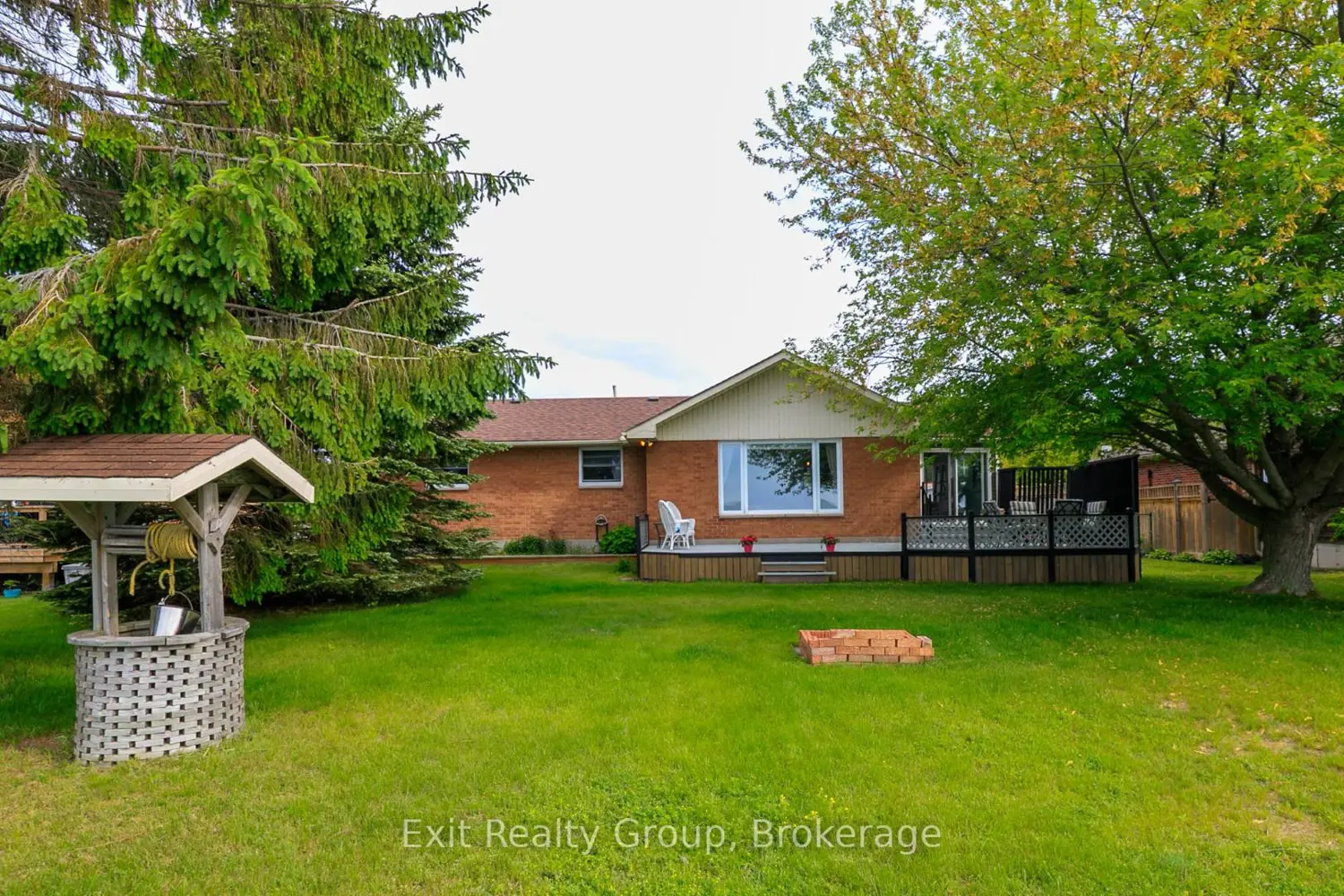 87 Evergreen Lane photo 3