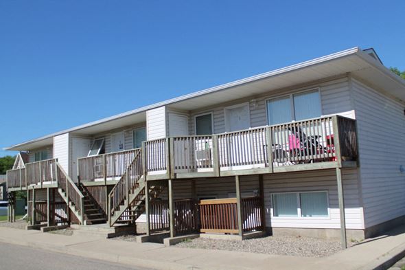 207-211 College Avenue East and 11th Street, Brandon, MB, R7A 7M7