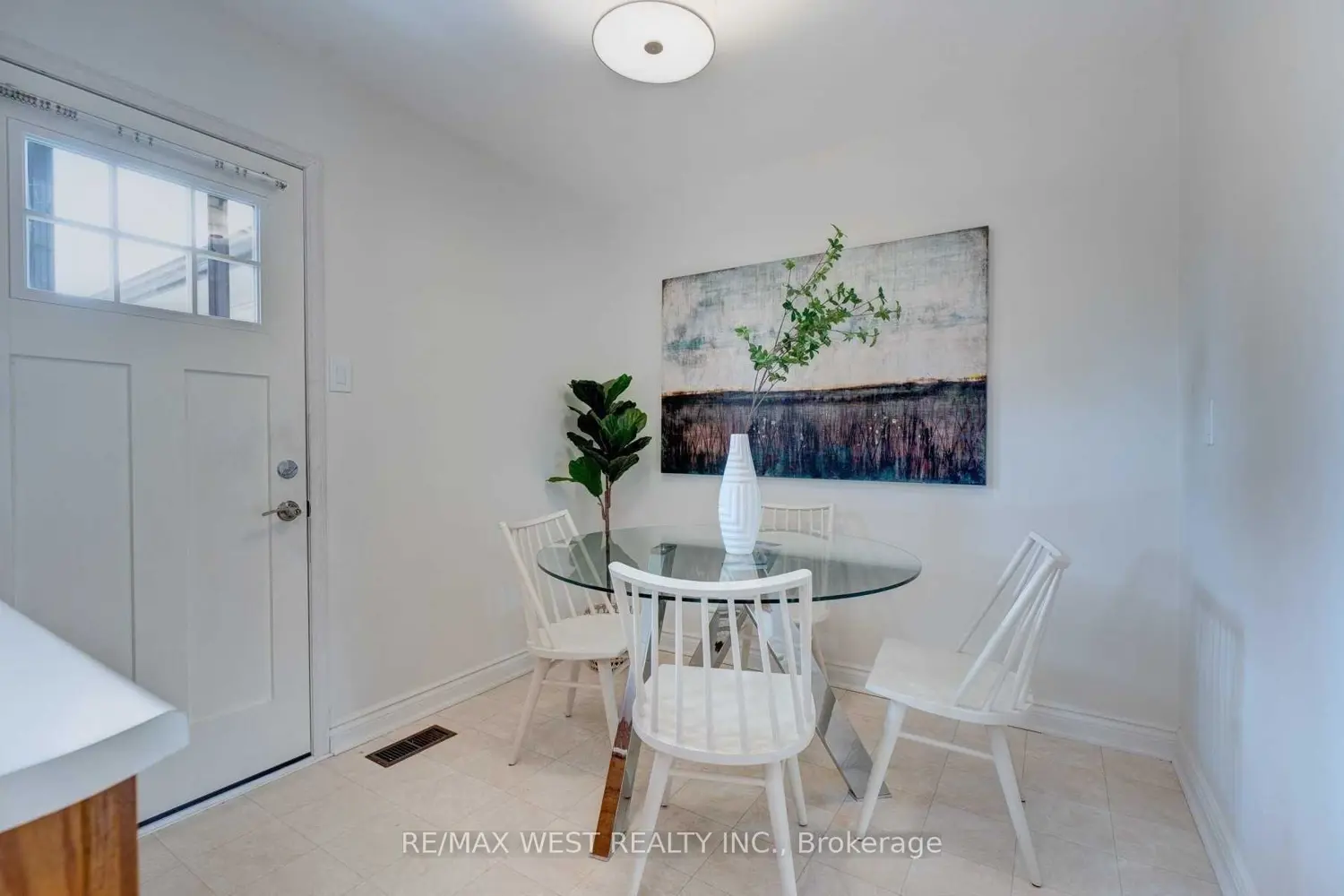 29 Fulwell Crescent photo 5
