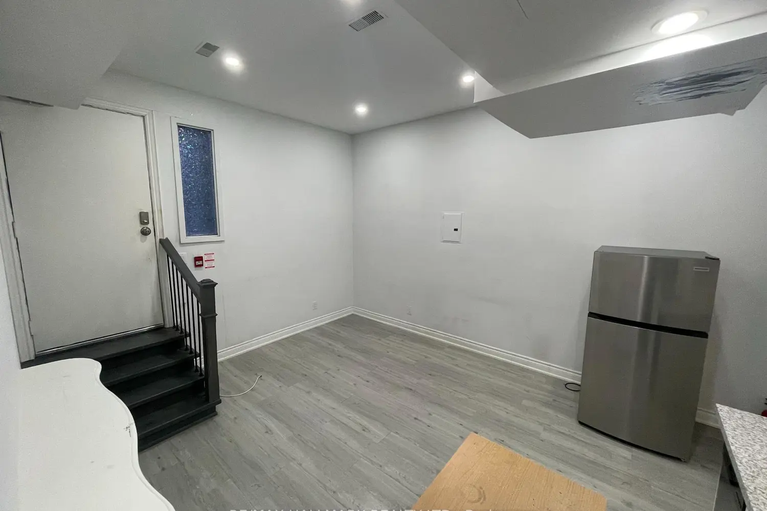 414 Dundas Street photo 4