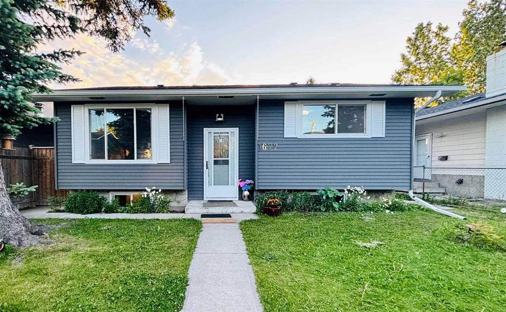 1672 Marlyn Way NE, Calgary, AB, T2A 3K7