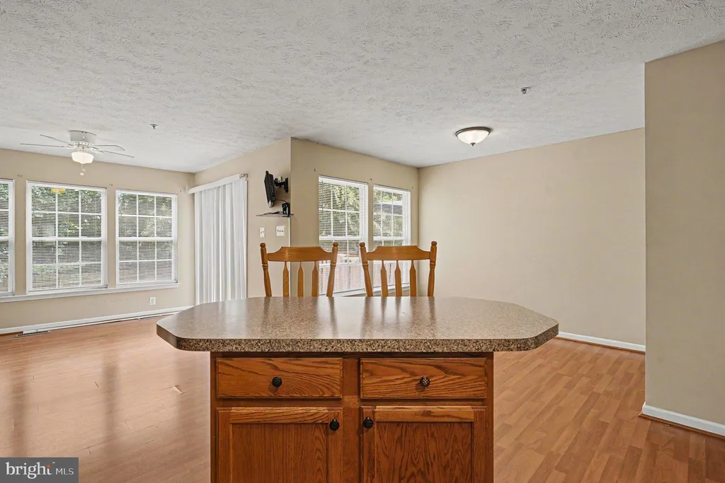 31 Blue Heron Ct, Middle River, MD 21220 photo 5