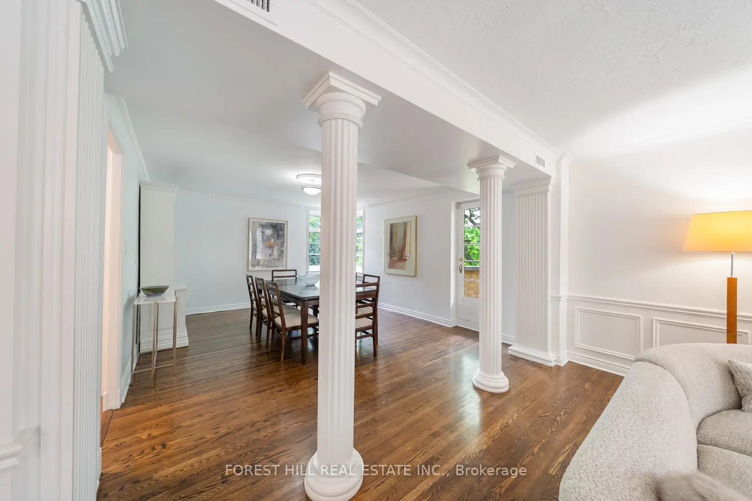 717 Eglinton Avenue 301