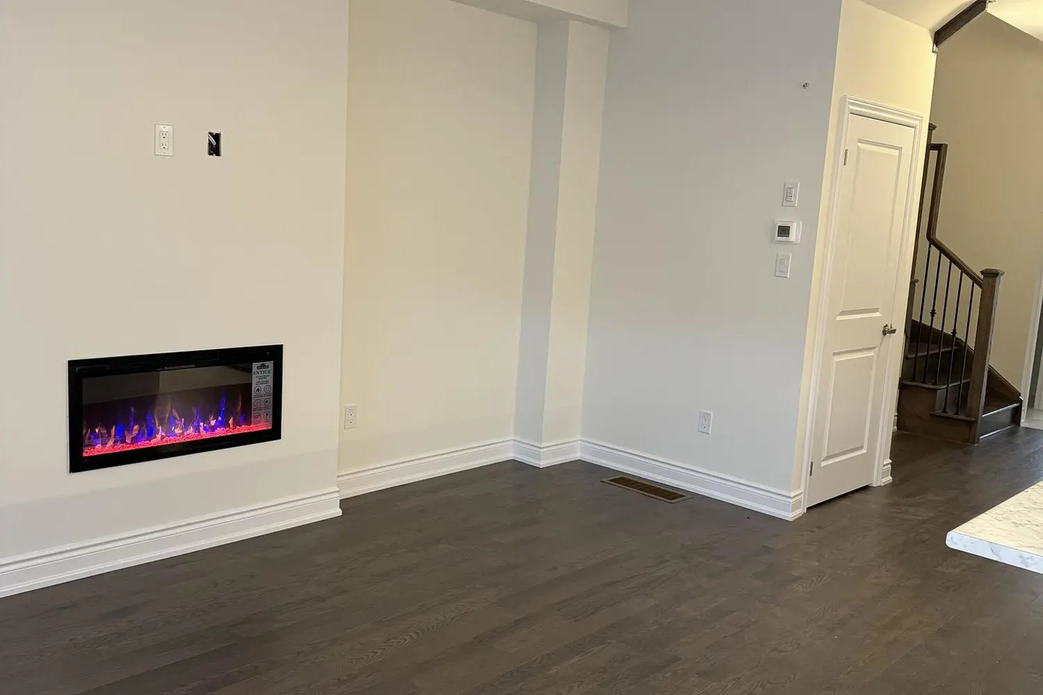 10 Durham Avenue photo 3