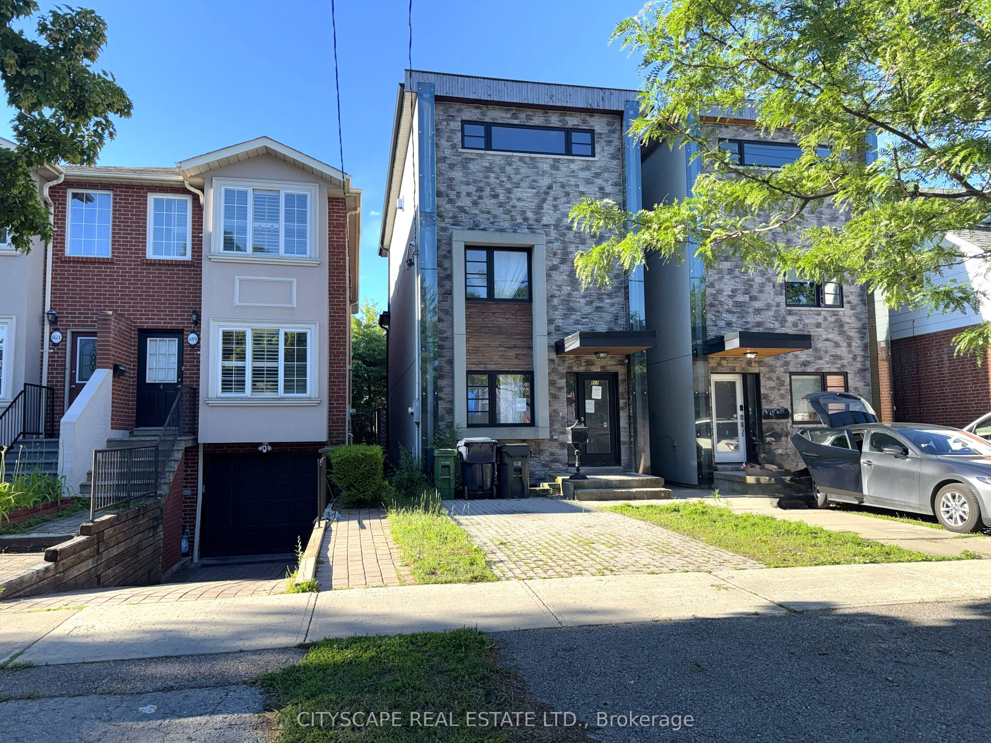 817 Cosburn Avenue, Toronto, ON, M4C 2V9 photo 2