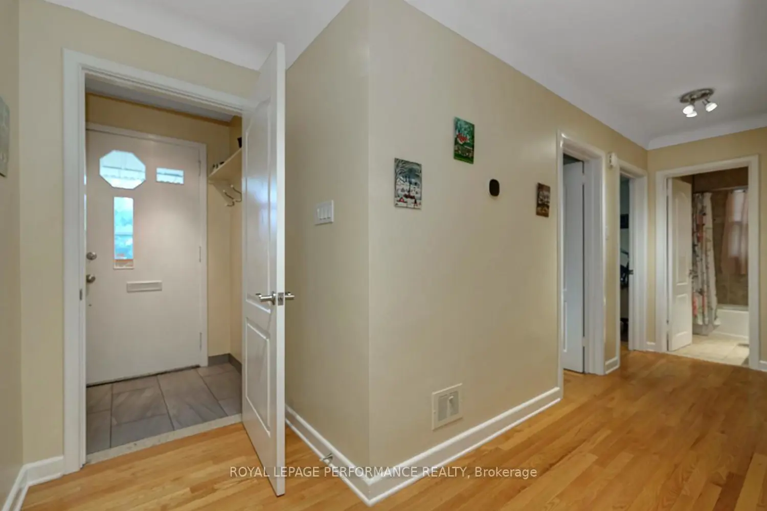 102 Donald Street photo 3