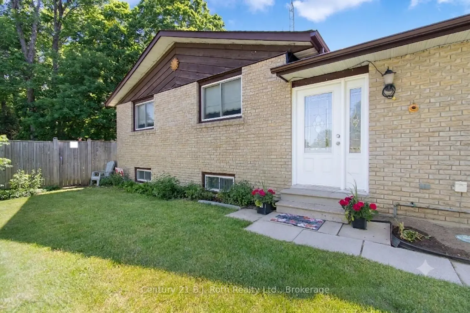 807 Cook Street photo 2