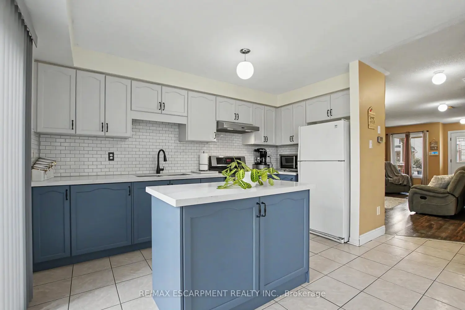 236 Fitzgerald Crescent photo 5