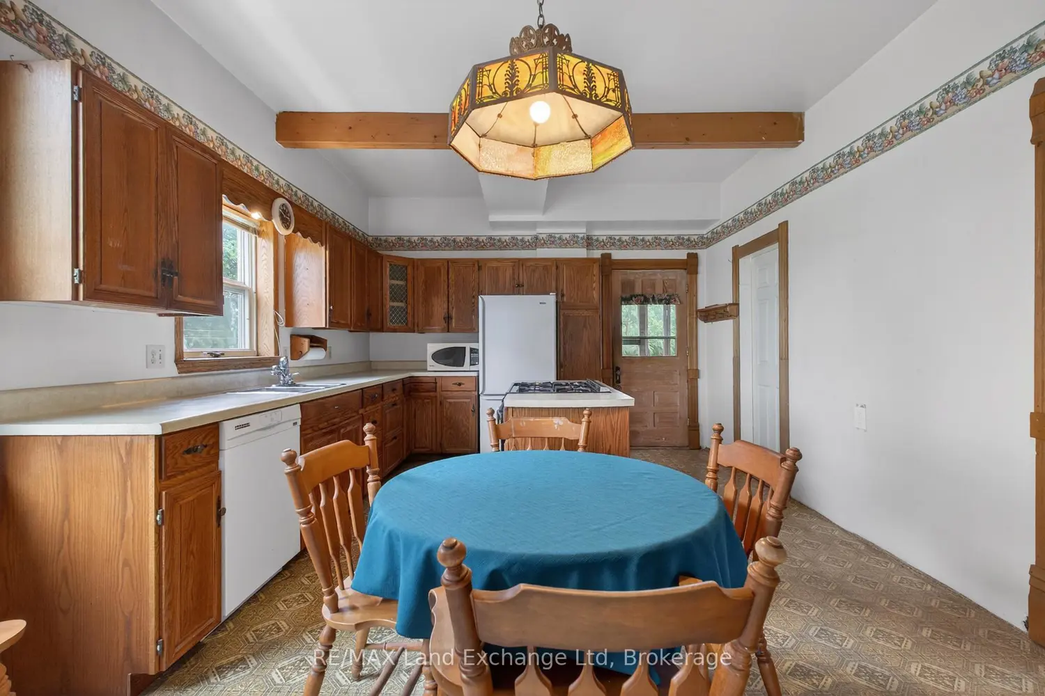 484 Queen Street photo 5