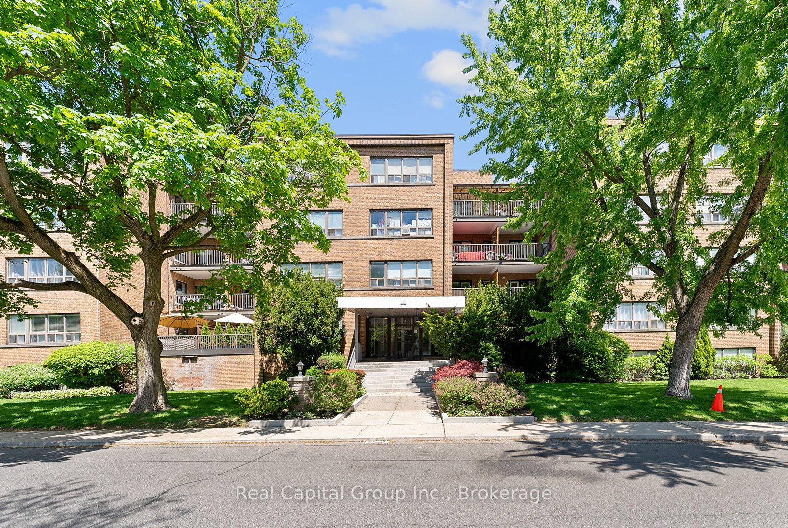 304-24 Shallmar Boulevard, Toronto, ON, M6C 2J9 photo 3
