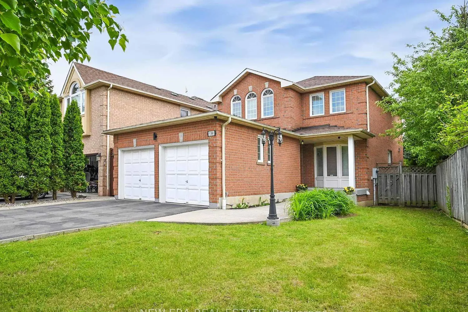5380 Floral Hill Crescent