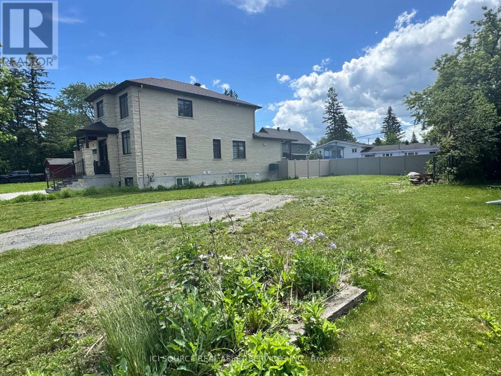 410 Smyth Road, Ottawa, ON, K1H5A4 photo 2
