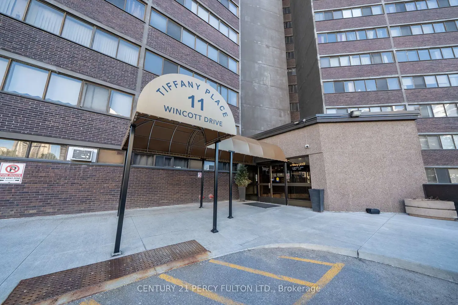 11 Wincott Drive Ph 12 photo 3