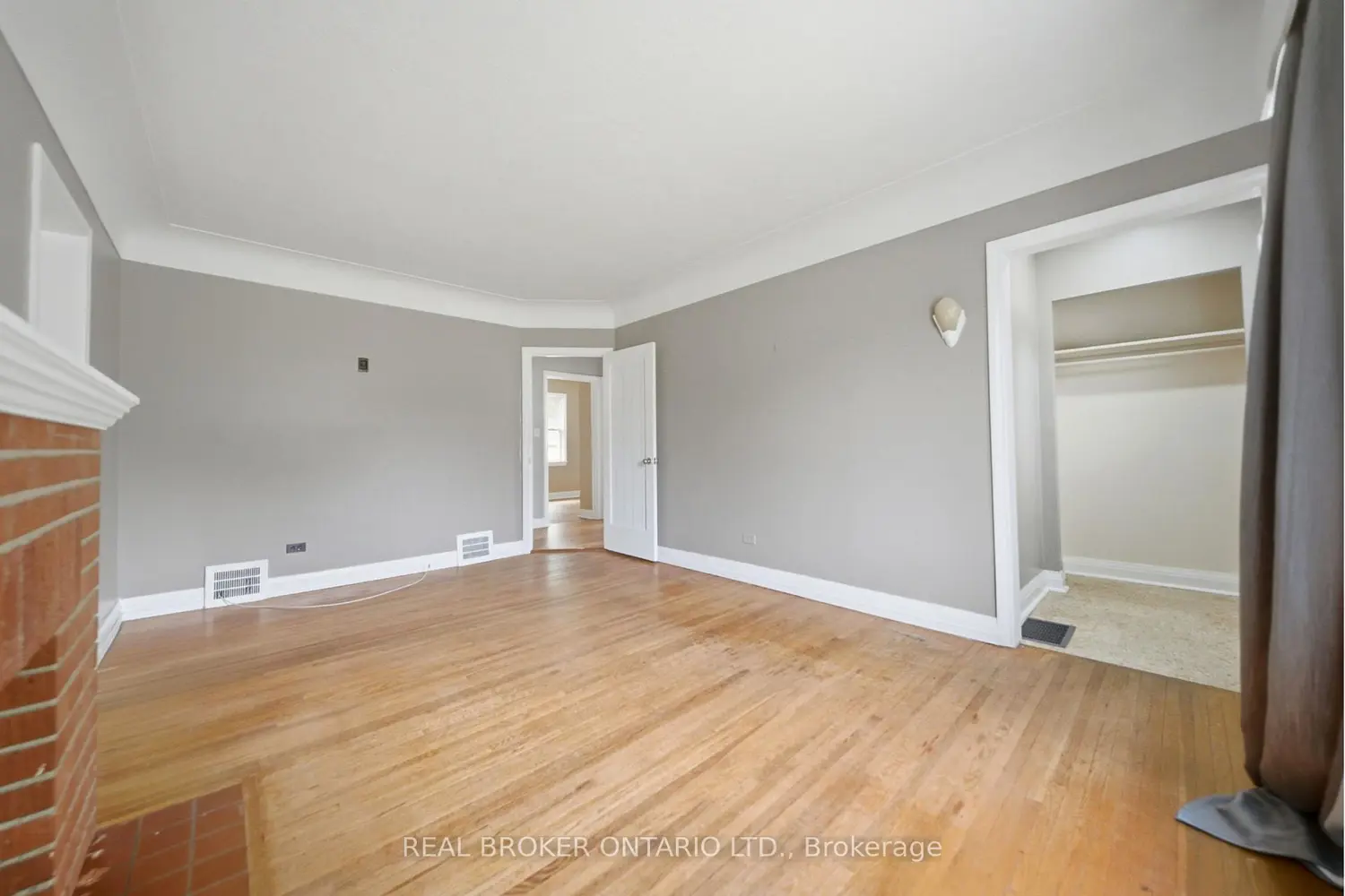 1076 Clearview Avenue photo 4
