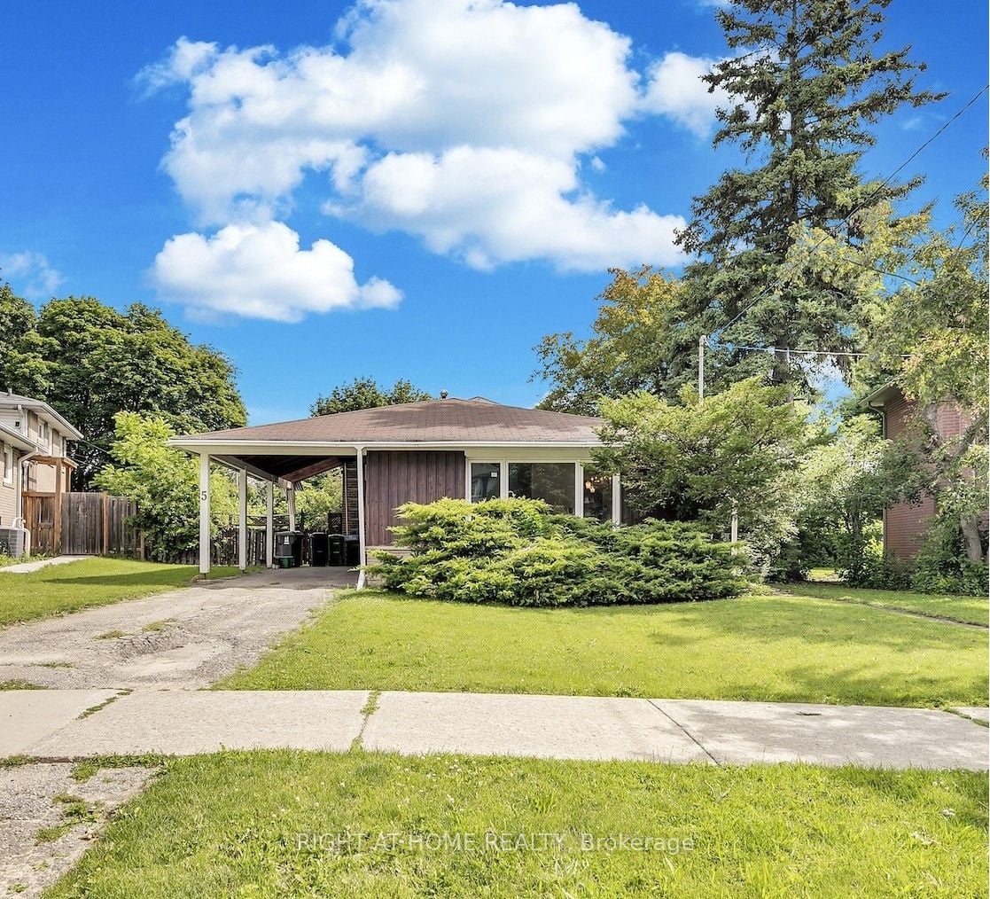 5 Clareville Crescent, Toronto, ON, M2J 2B9
