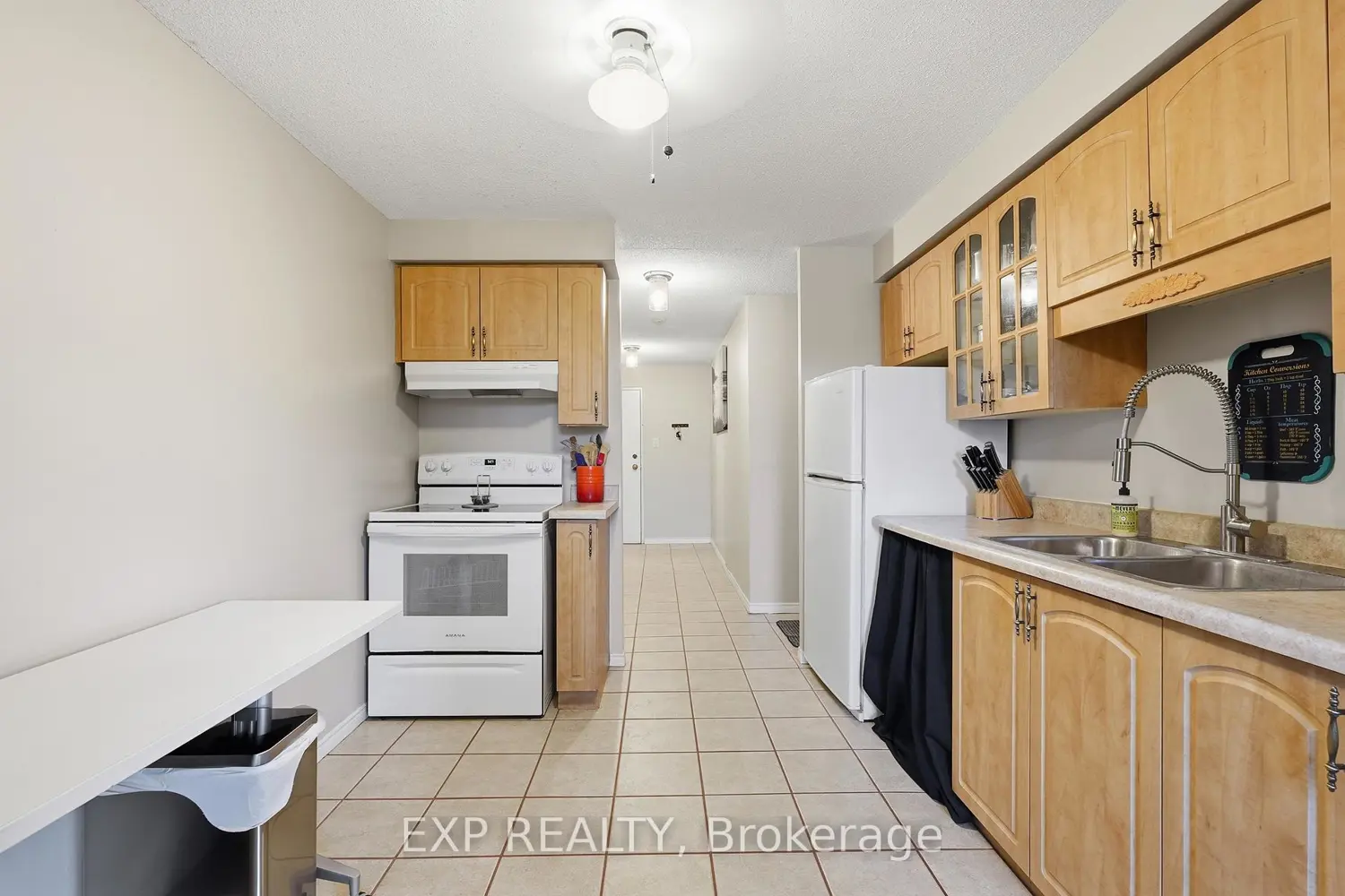 55 Green Valley Drive 1012 photo 3