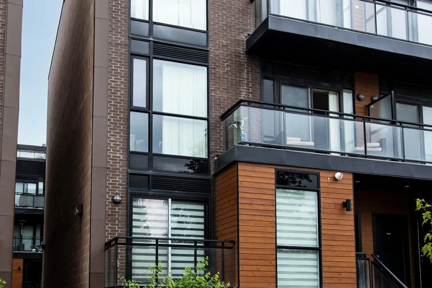 48 Coles Avenue 802