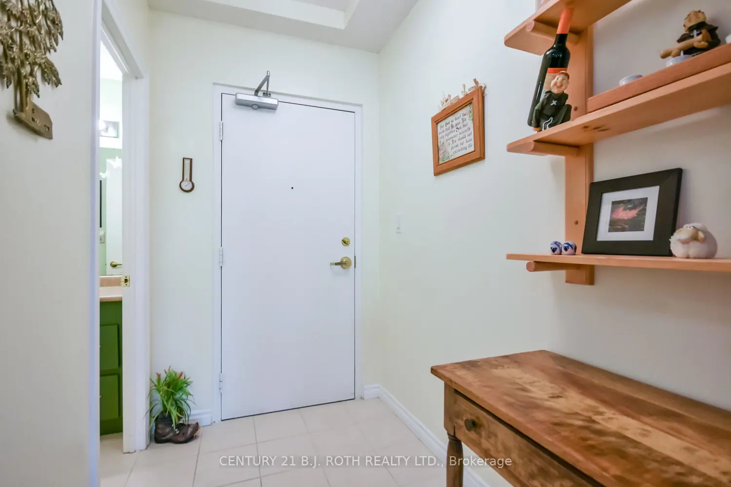 9 Westmount Drive Unit 302