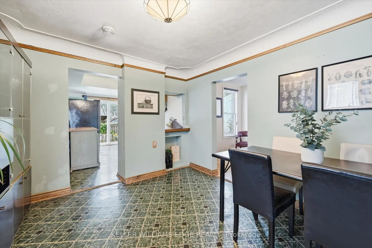 144 Campbell Avenue photo 5