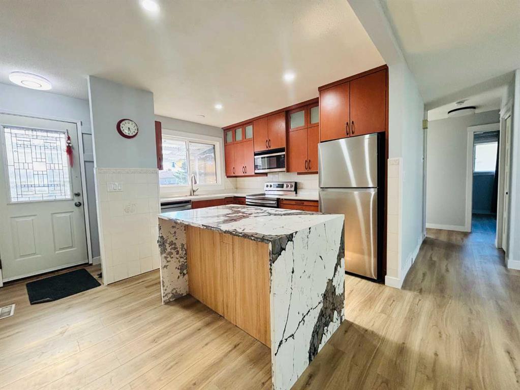 1672 Marlyn Way NE, Calgary, AB, T2A 3K7 photo 4