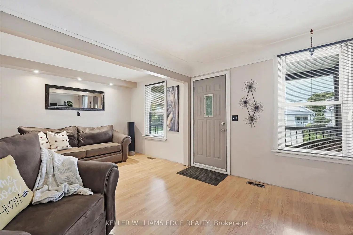 144 Campbell Avenue photo 3