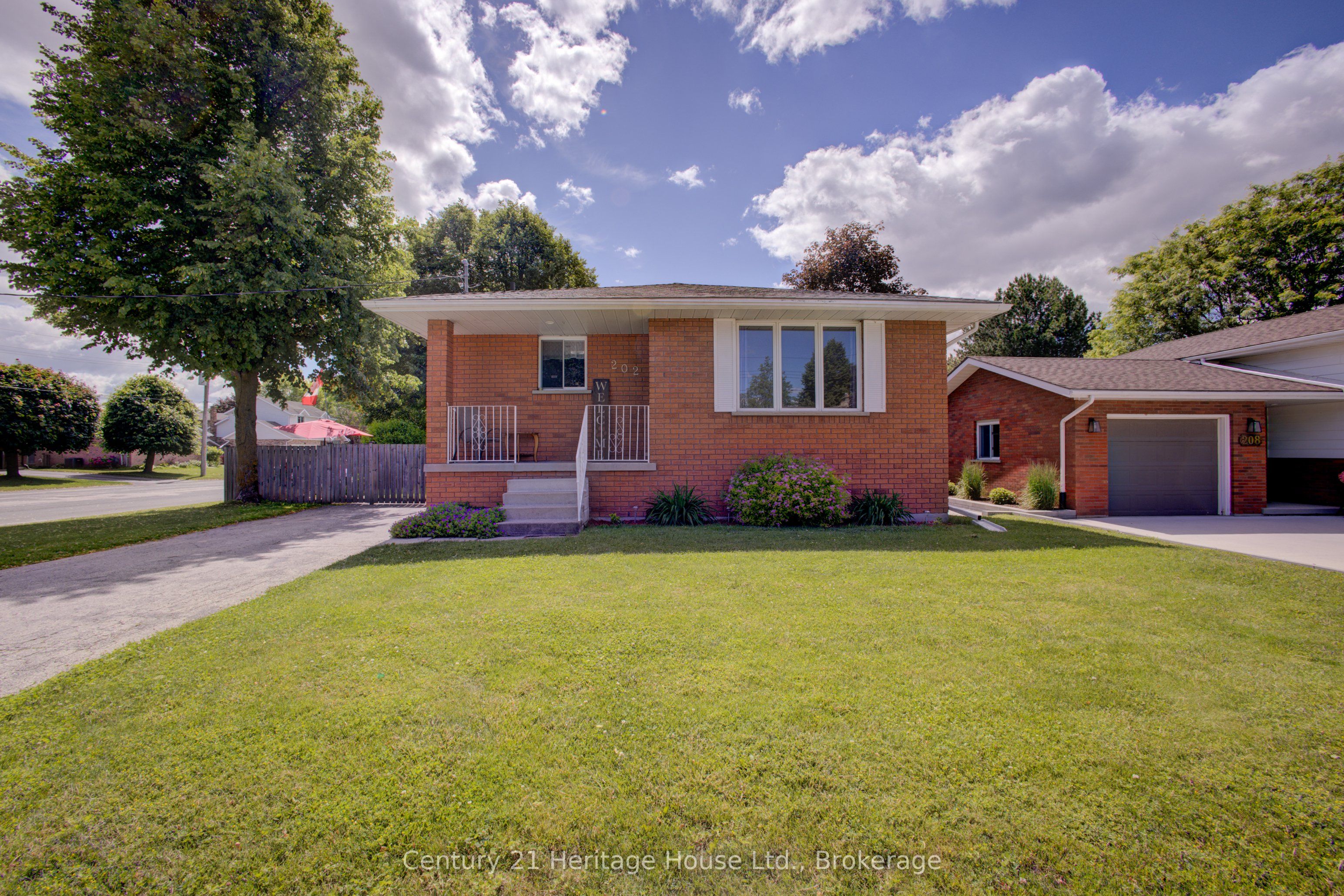 202 15th Avenue, Hanover, ON, N4N 3L4