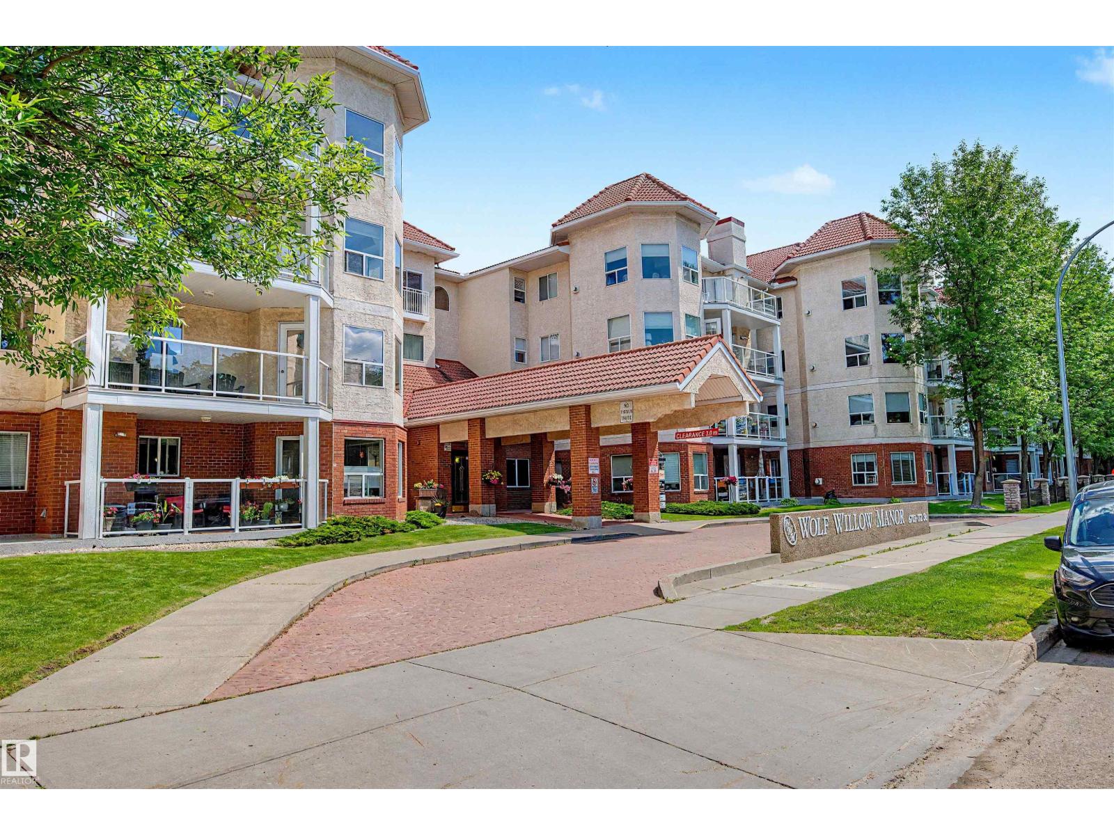 215-6703 172 Street NW, Edmonton, AB, T5T6H9