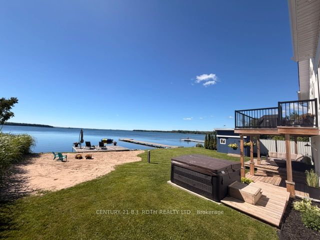 1931 Woods Bay Road, Severn, ON, L3V 0V7
