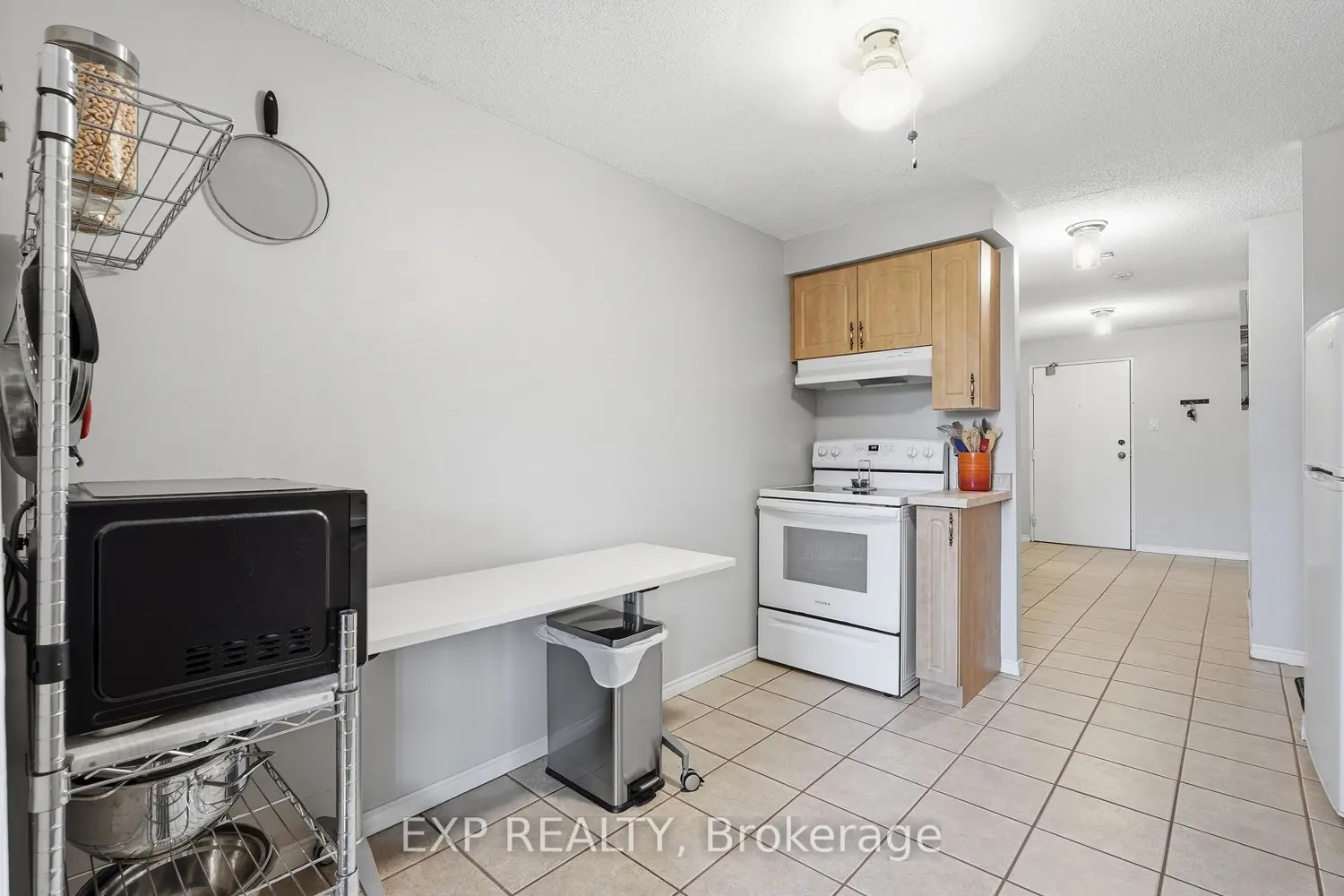 55 Green Valley Drive 1012 photo 5
