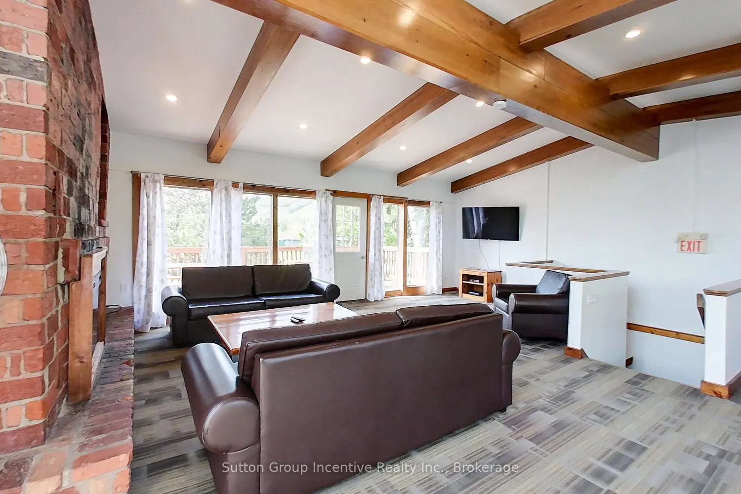 151 Tyrolean Lane photo 4
