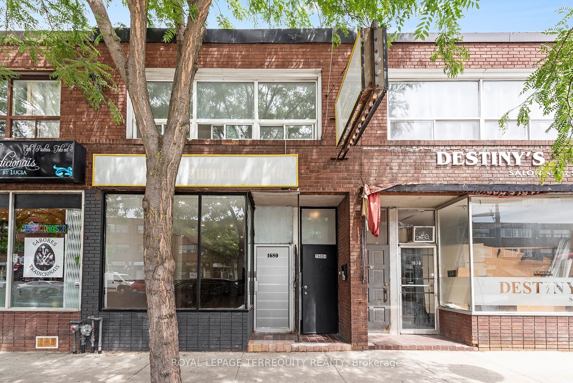 1680 St Clair Avenue W, Toronto, ON, M6N 1H8