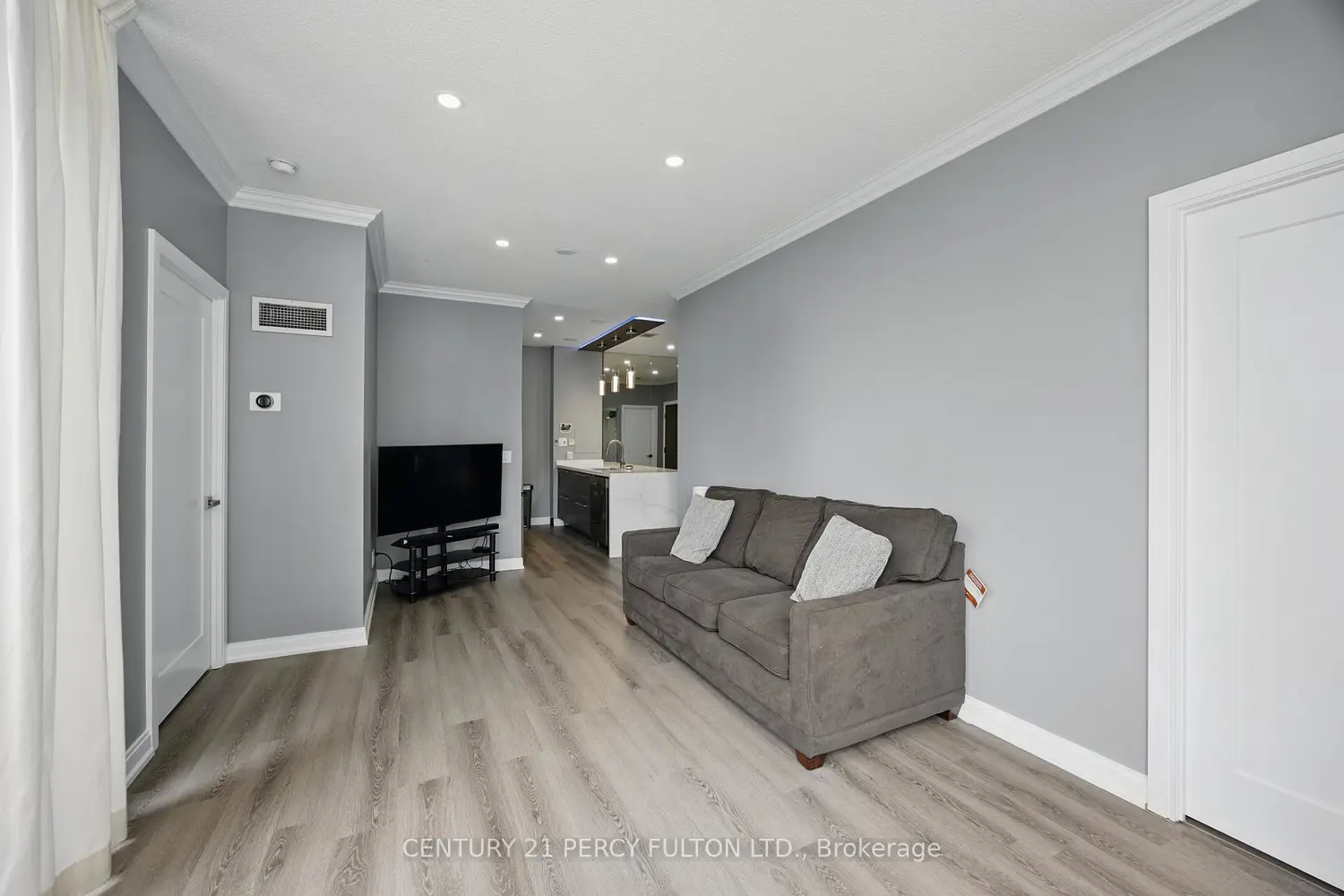 181 Village Green Square 314
