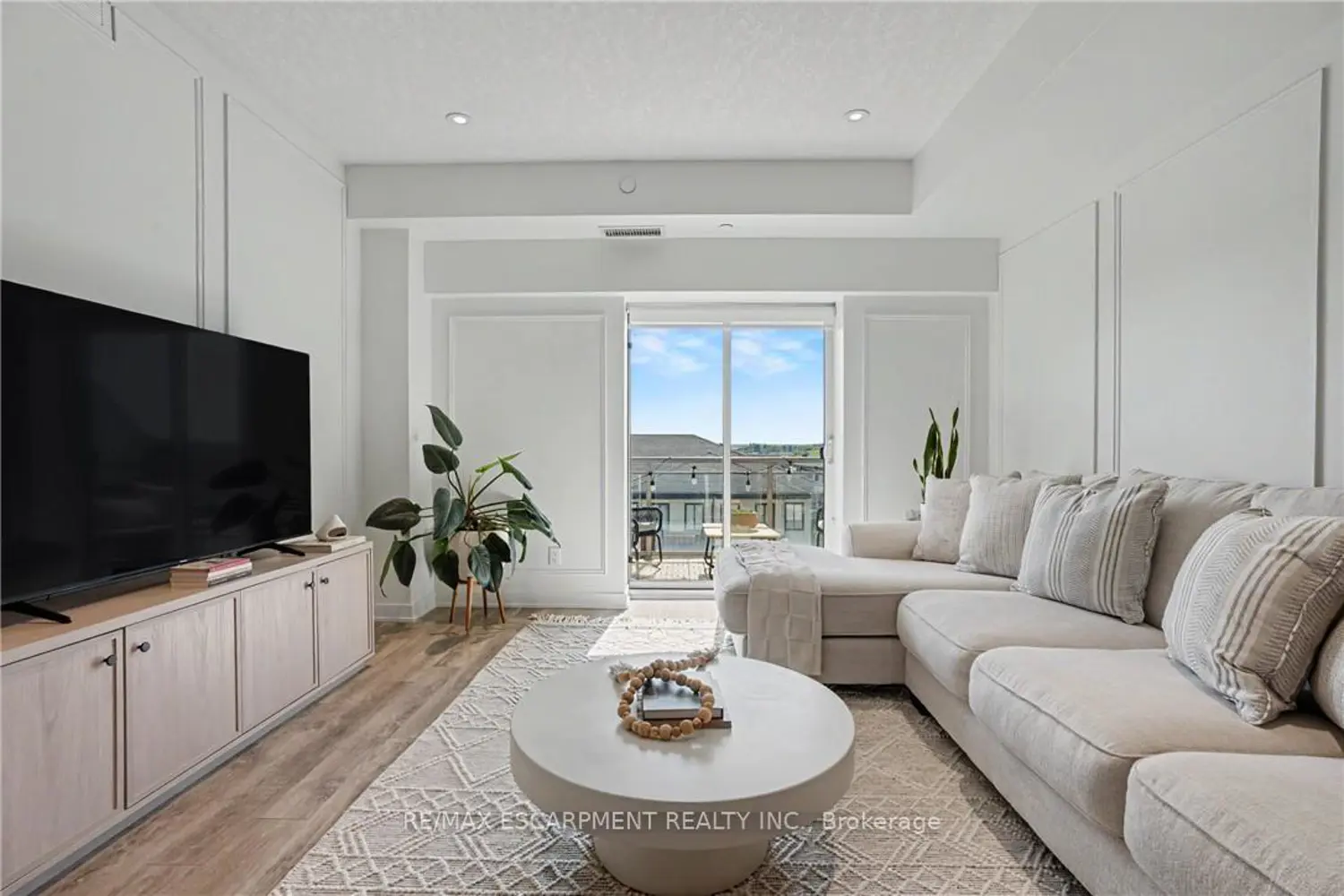 16 Markle Crescent 414 photo 5