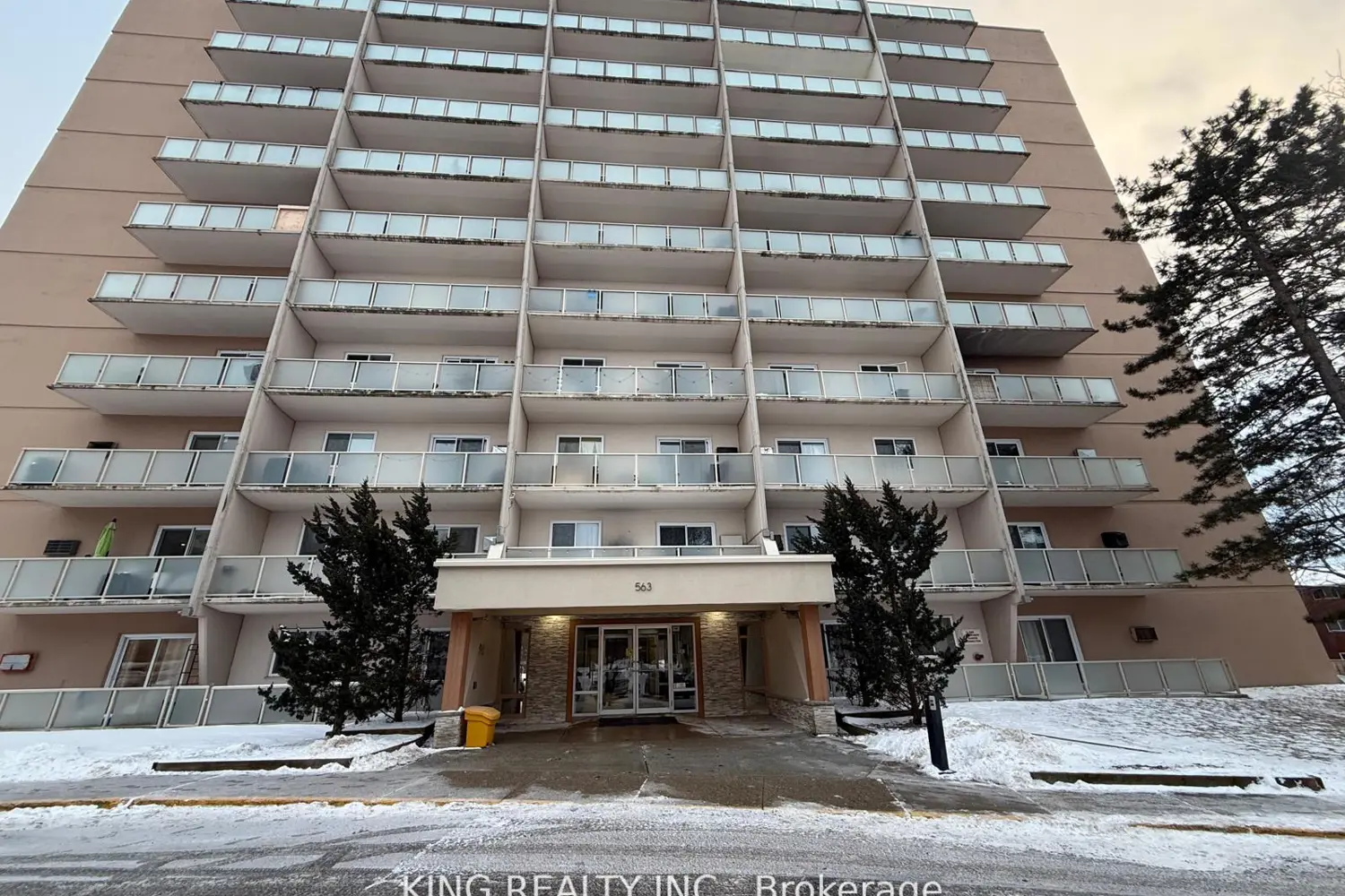 563 Mornington Avenue 302