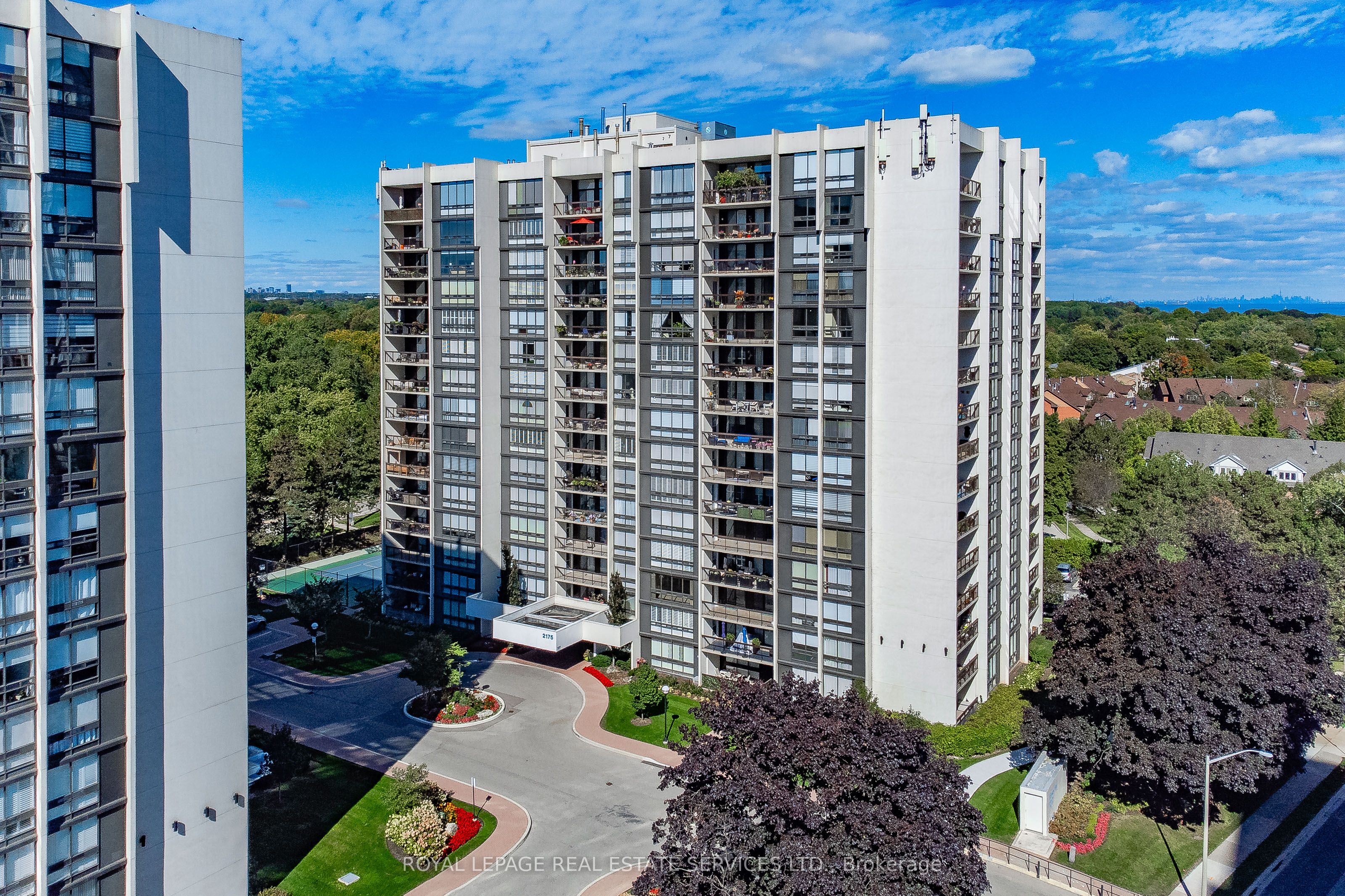 1208-2175 Marine Drive, Oakville, ON, L6L 5L5