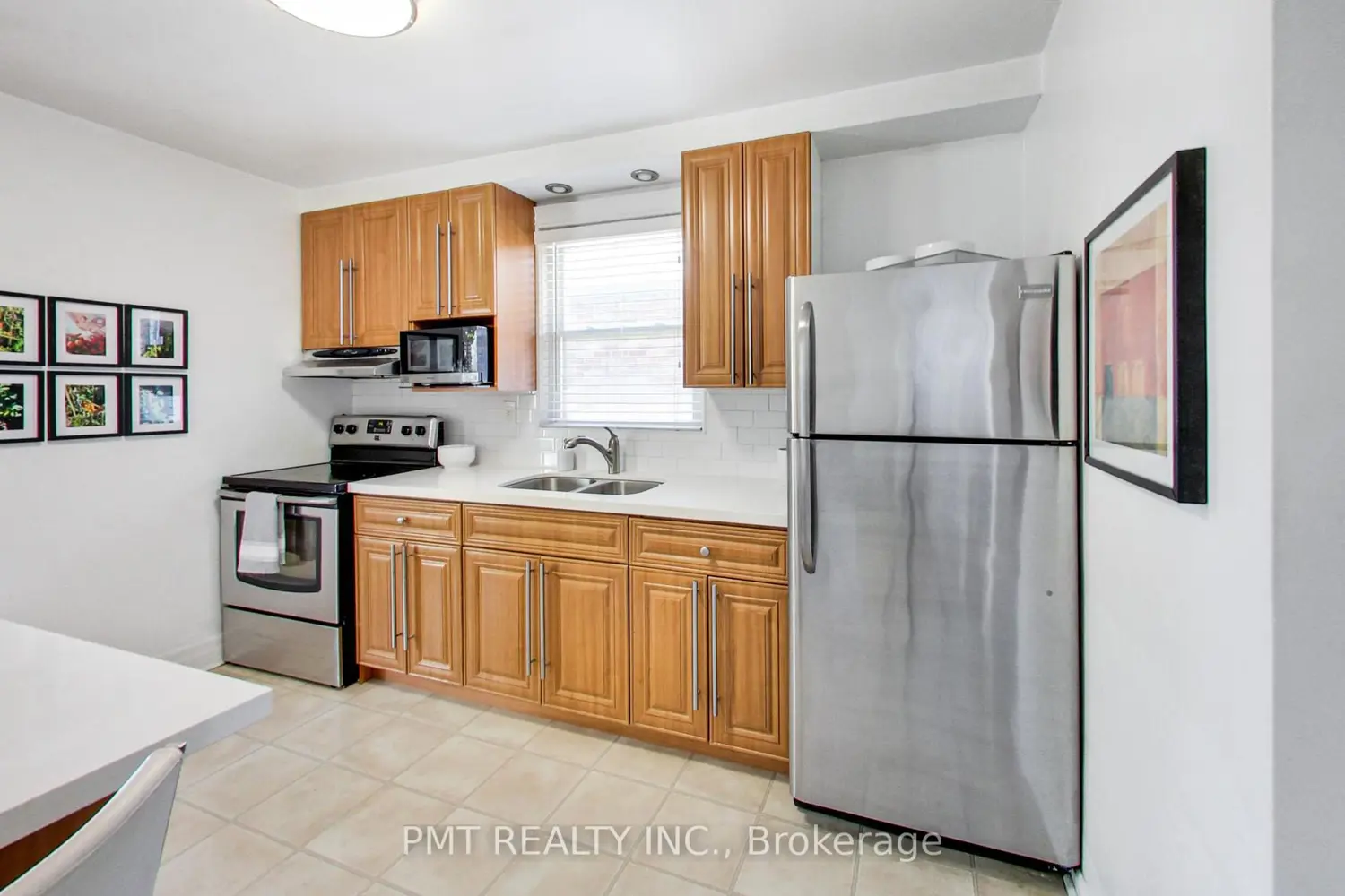 25 Ronald Avenue photo 5