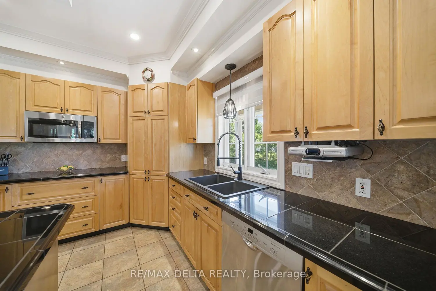 115 Pigeon Street photo 4