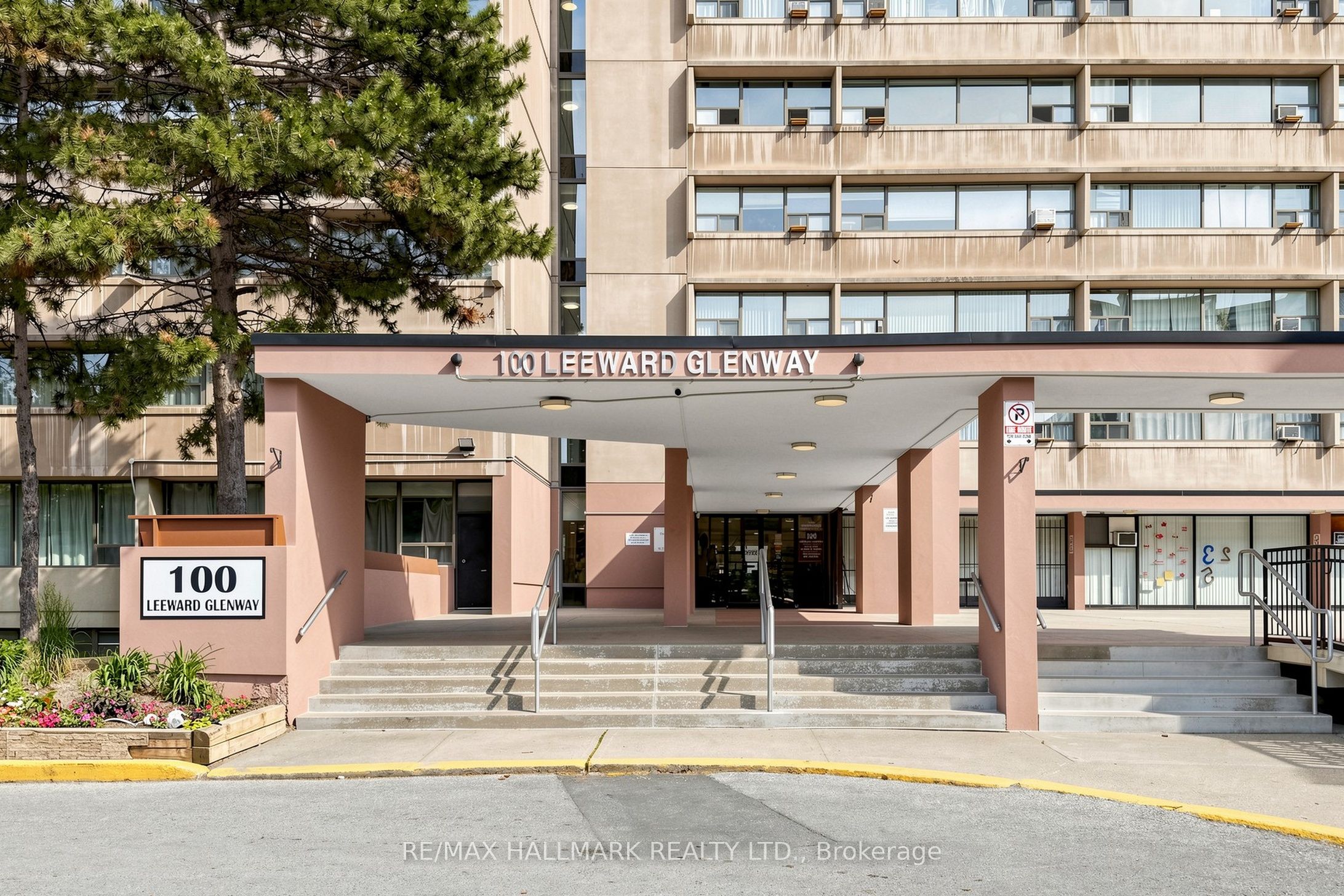 701-100 Leeward Glenway, Toronto, ON, M3C 2Z1