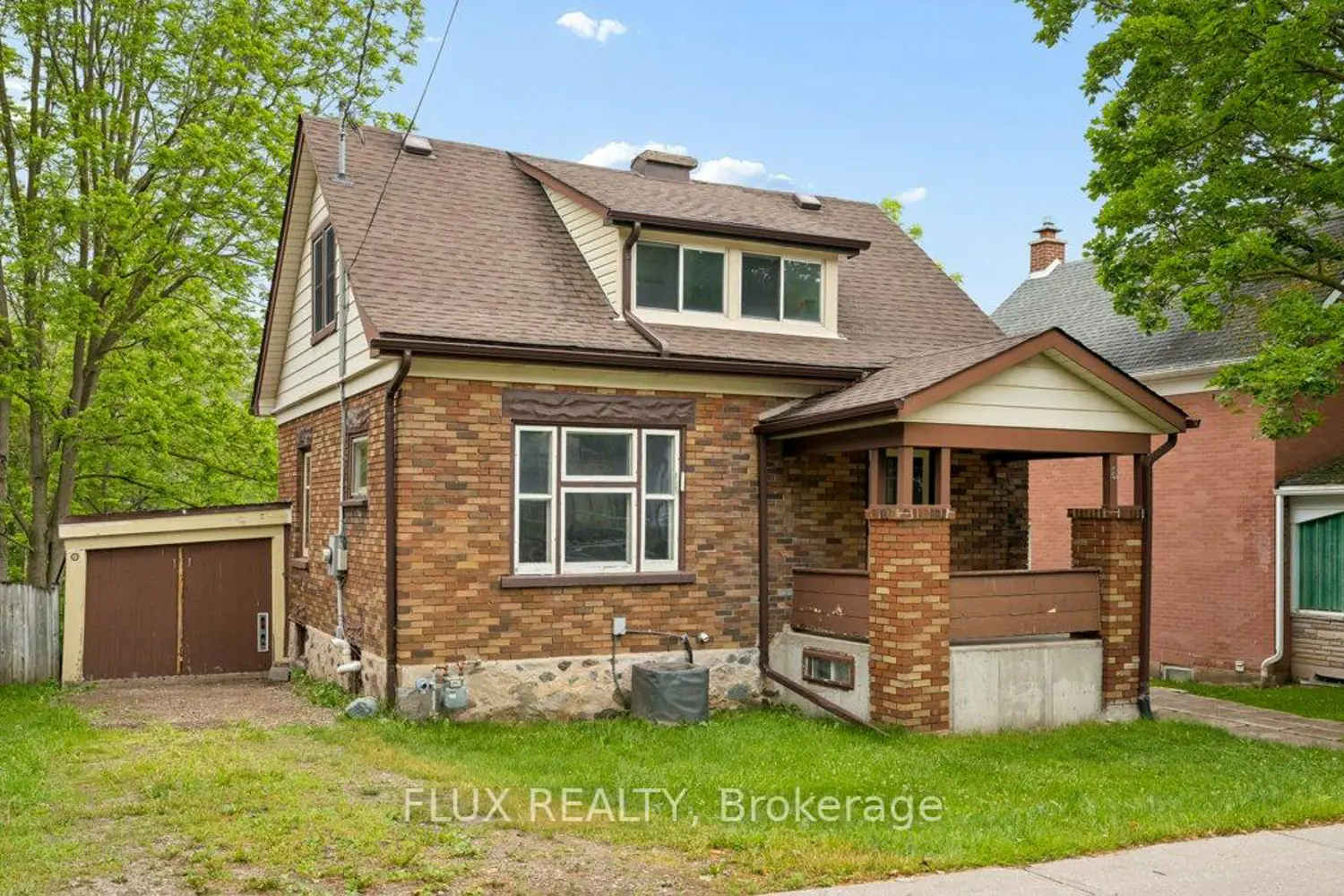 6 Riverside Drive photo 3