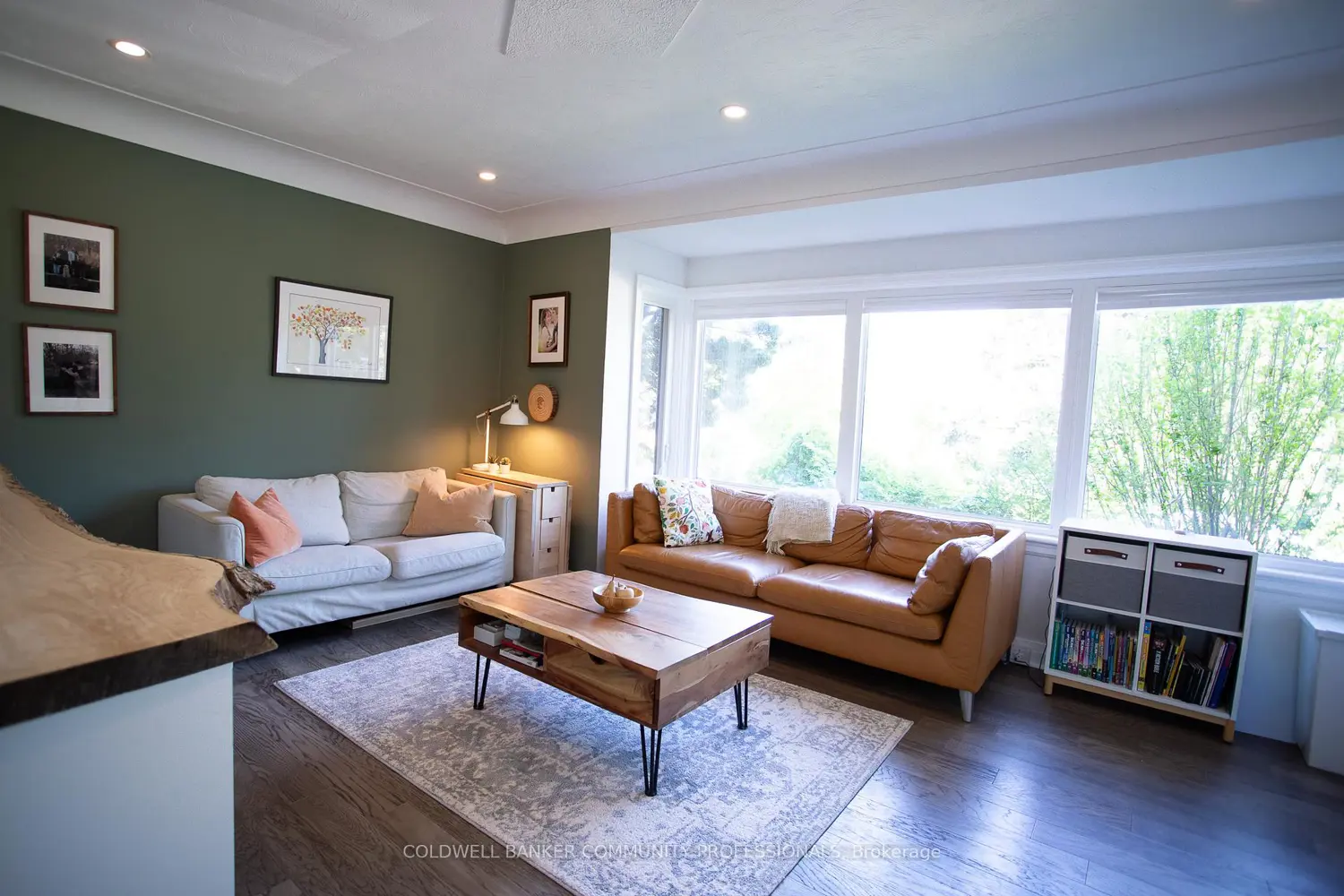 182 Erindale Avenue photo 3