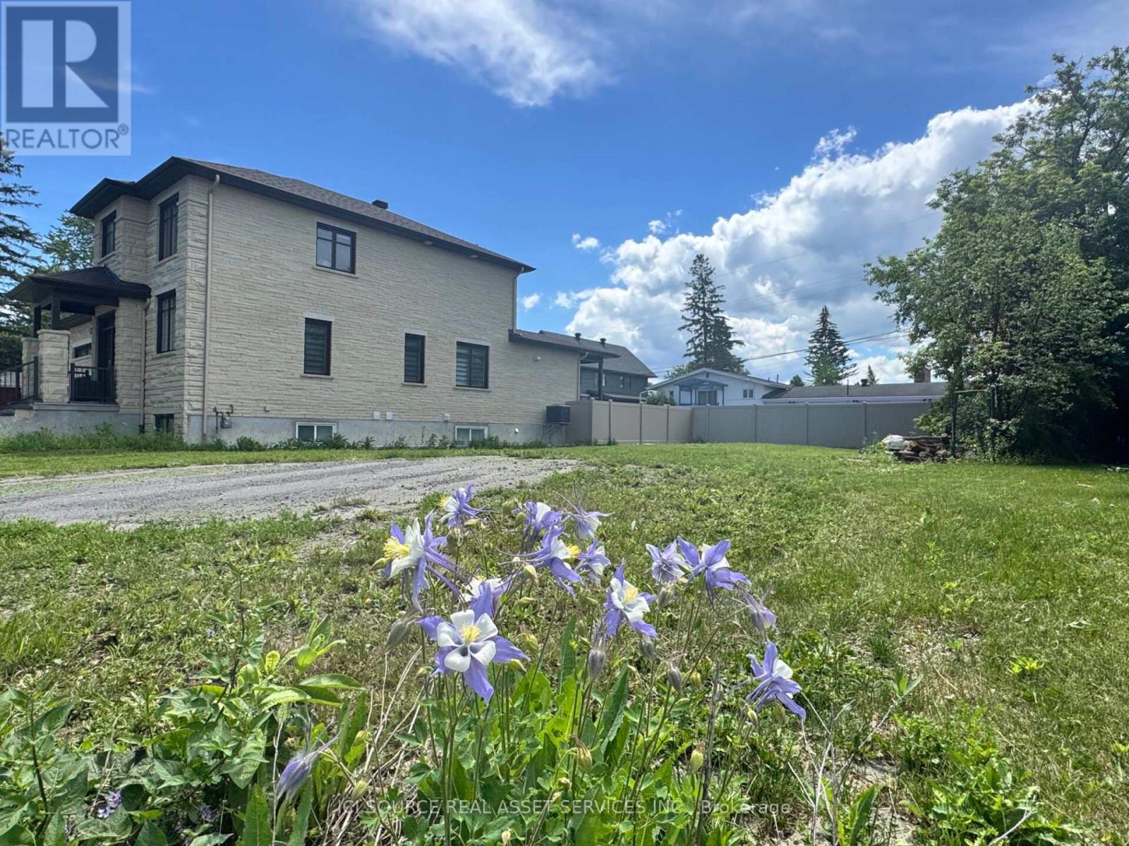 410 Smyth Road, Ottawa, ON, K1H5A4 photo 3