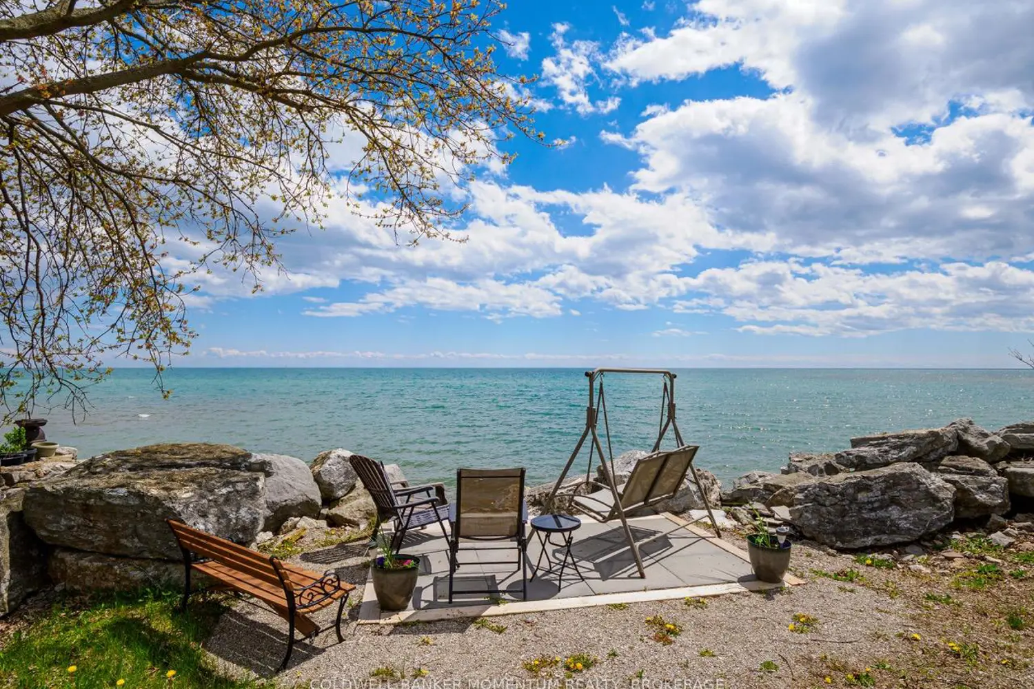 1395 Lakeshore Road photo 3