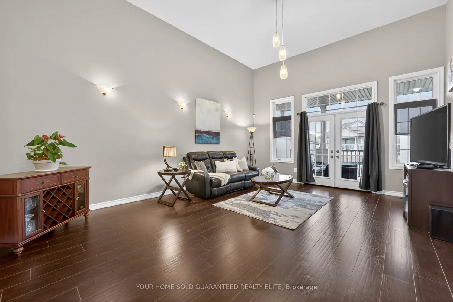 136 Whitwell Way photo 2