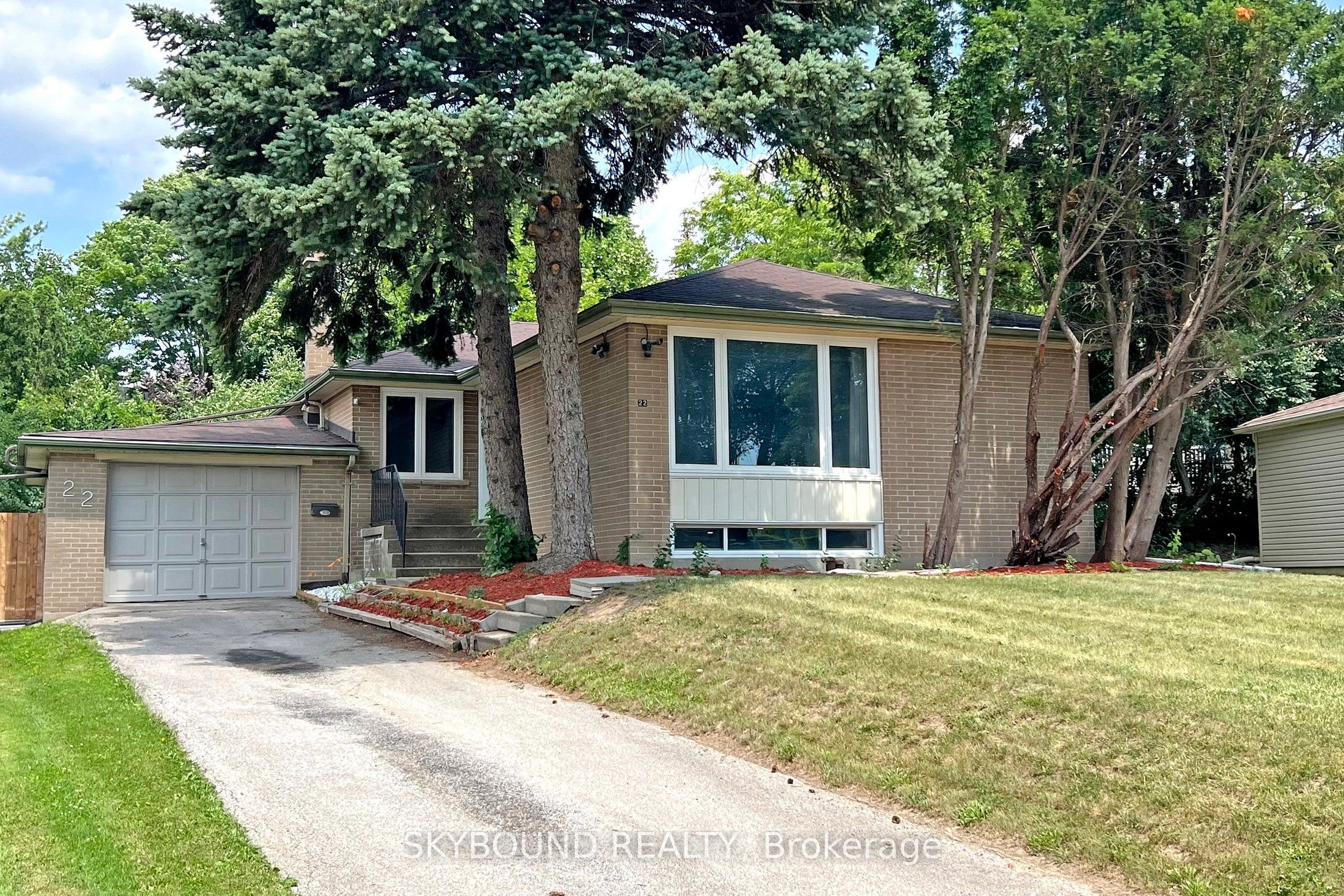22 Royal Doulton Drive, Toronto, ON, M3A 1N5