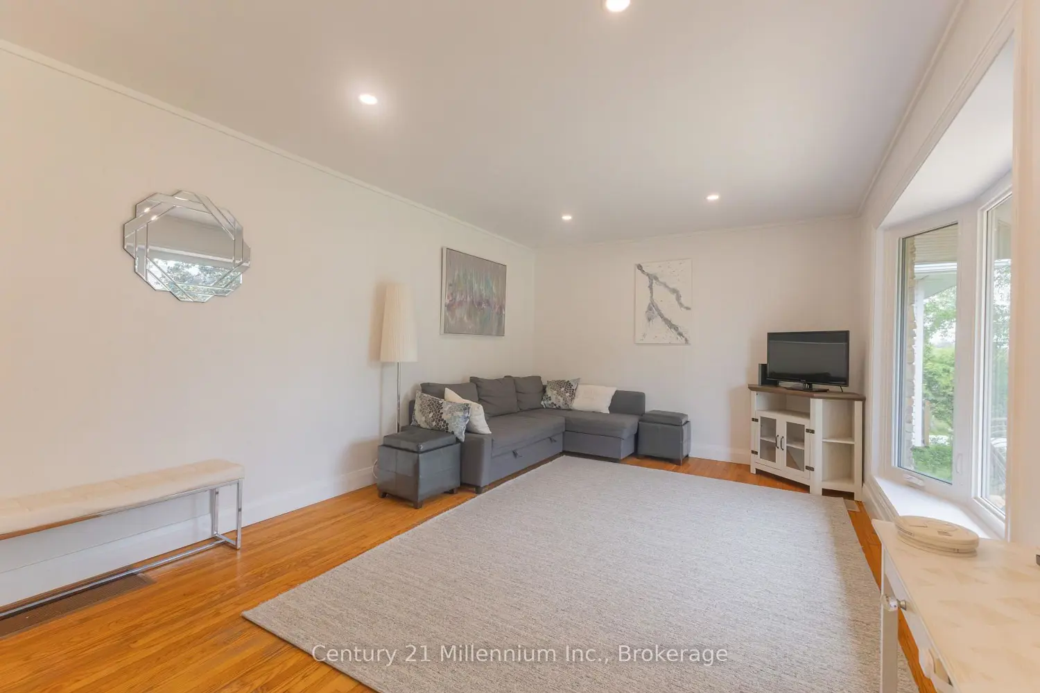 101 Albert Street photo 4