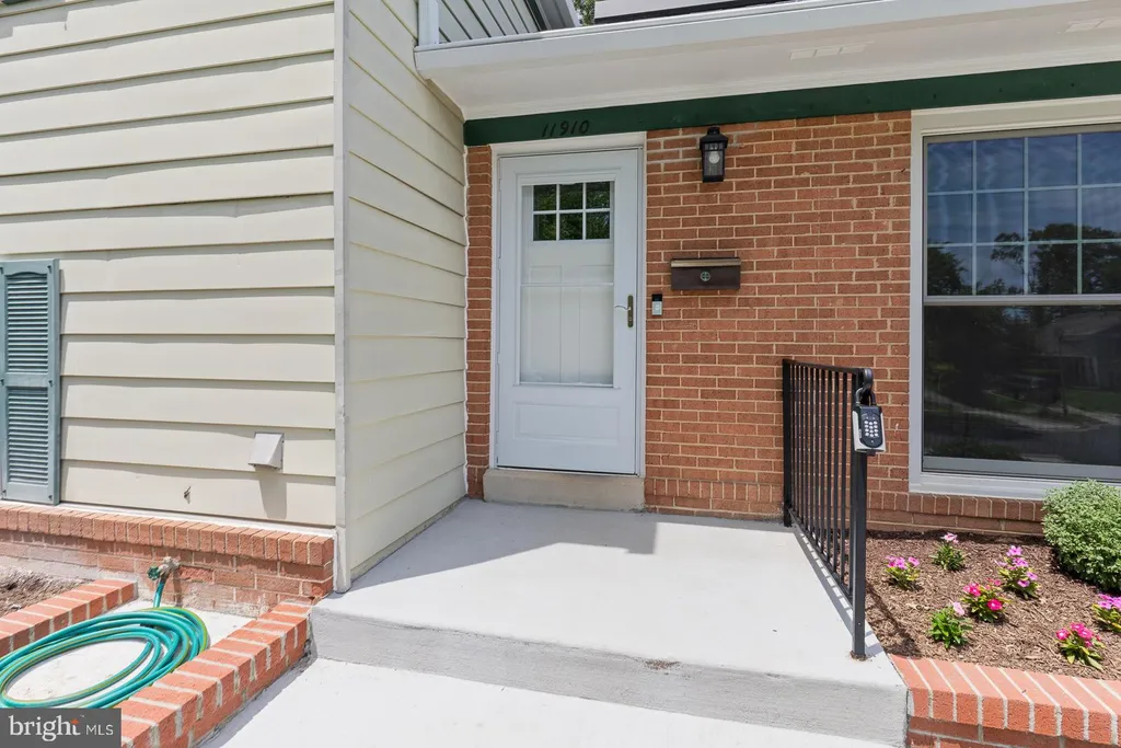 11910 Callow Terrace, Laurel, MD 20708 photo 3