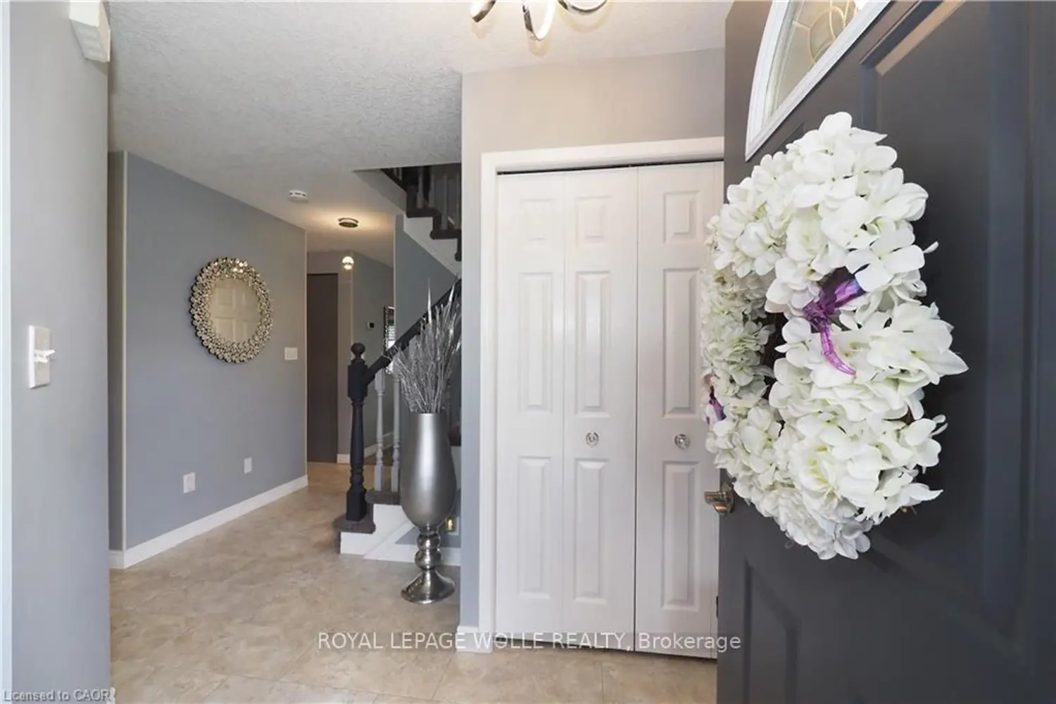 70 Queen Charlotte Crescent photo 3